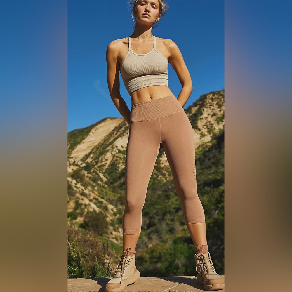 NWOT Free People Good Karma Cropped Legging